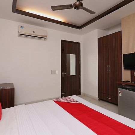 Wonderland Inn Near Aravali Biodiversity Park Гургаон Экстерьер фото