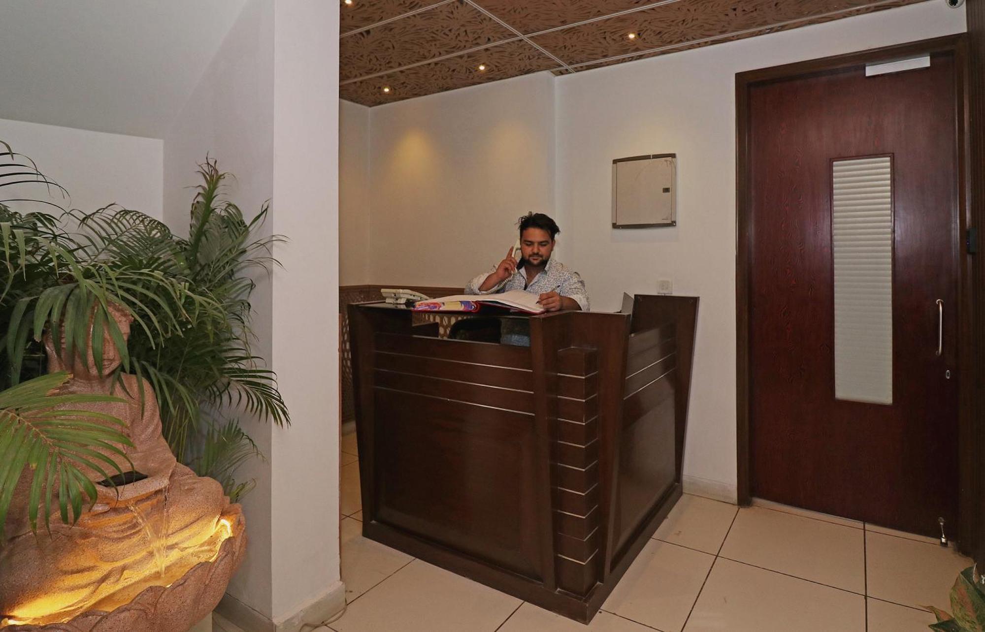 Wonderland Inn Near Aravali Biodiversity Park Гургаон Экстерьер фото