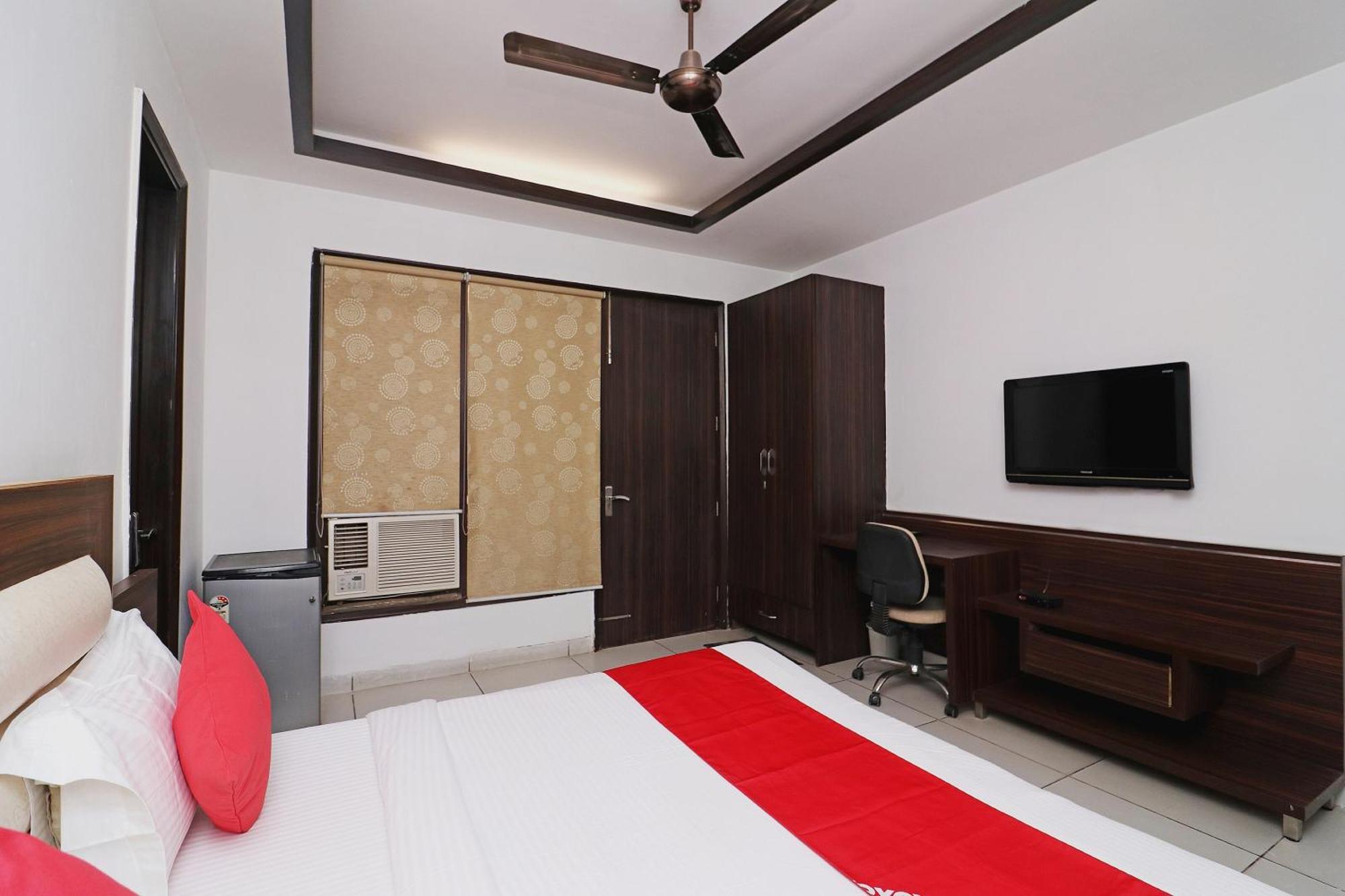 Wonderland Inn Near Aravali Biodiversity Park Гургаон Экстерьер фото