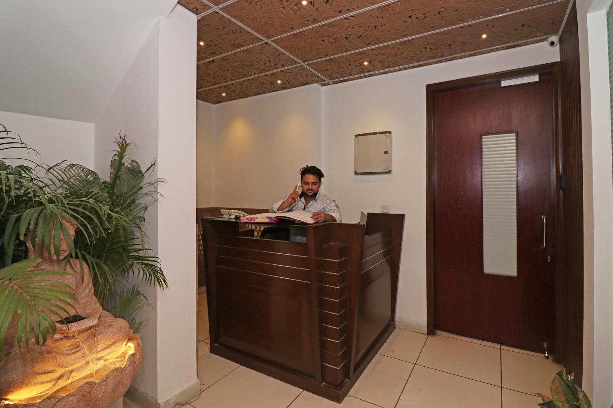 Wonderland Inn Near Aravali Biodiversity Park Гургаон Экстерьер фото